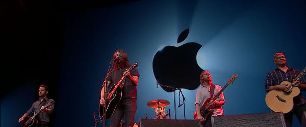 Foo Fighters au sustinut un concert in cadrul lansarii noului iPhone