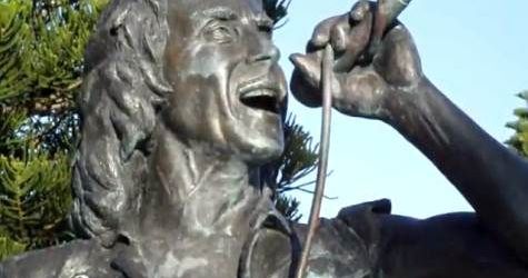 AC/DC: Statuie in memoria lui Bon Scott