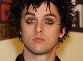 Green Day: Billie Joe Armstrong, acces de furie pe scena