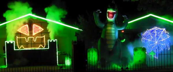 Halloween: Un joc de lumini Ozzy Osbourne terorizeaza locuitorii din Texas (video)