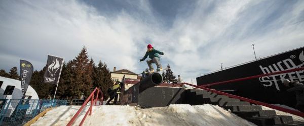 Cel mai mare concurs de snowboarding urban a avut loc la Baia Mare in weekend