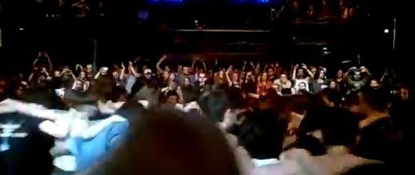 In Rusia se incinge hora populara la concerte metal (video)
