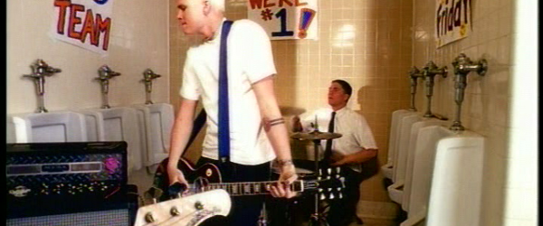 Blink-182, povestea videoclipului alternativ original Josie (video)