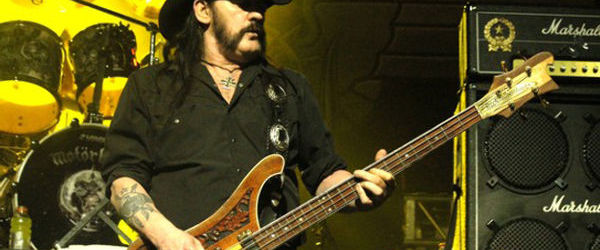 Lemmy a fost operat de urgenta si are un defibrilator implantat in piept