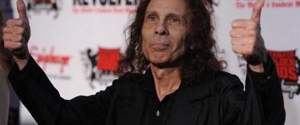 Fantoma lui Ronnie James Dio la concertul Last in Line