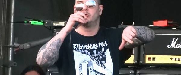 Phil Anselmo si-a facut un obicei din a-si sparge capul in concerte (video)