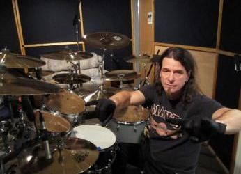 Bateristul Slayer se pregateste pentru inregistrarile de studio (video)
