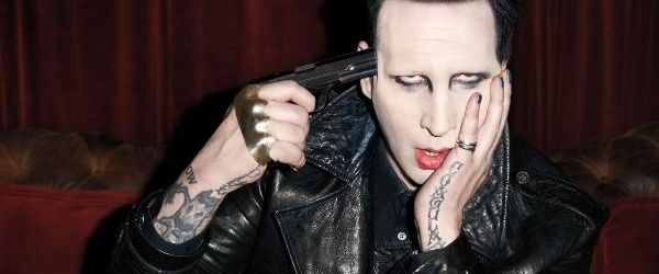 Marilyn Manson a fost 'pocnit' intr-un restaurant