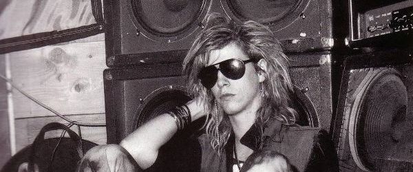 Duff McKagan vorbeste despre primul sau concert dupa ce a renuntat la bautura si droguri- extras din biografie