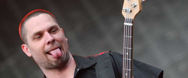 Basistul Anders Kjolholm a parasit Volbeat