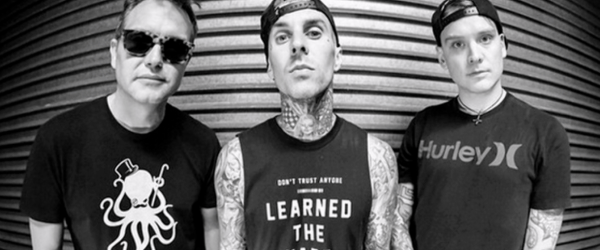 blink-182 au lansat o noua piesa intitulata 'Bored To Death'