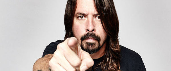 Un fan Foo Fighters incearca sa-l cumpere pe David Grohl