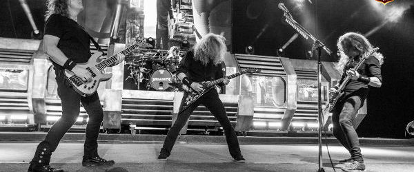 Megadeth au venit cu masina timpului la Arenele Romane