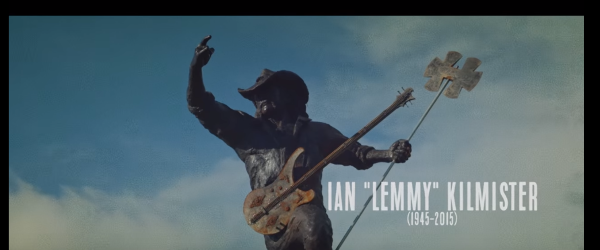 Artisti din peste 20 de formatii i-au adus un tribut lui Lemmy - video
