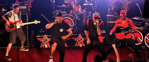 Prophets of Rage revin cu videoclipul pisei 'Living On The 110'