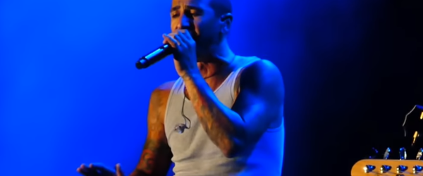 Godsmack a cantat 'Crawling' si 'Hunger Strike' pentru Chester Bennington si Chris Cornell