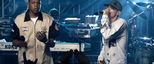 Jay-Z a interpretat 'Numb/Encore' in memoria lui Chester