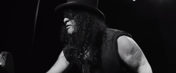 Slash a lansat un clip nou pentru 'Boulevard Of Broken Hearts'