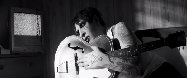 Marilyn Manson a lansat un clip pentru 'God's Gonna Cut You Down'