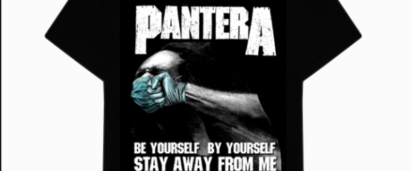 Pantera a lansat un tricou care promoveaza distanta sociala pe timp de pandemie