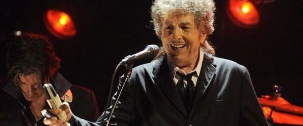 Bob Dylan a ajuns pentru intaia oara pe prima pozitie in topul US Billboard