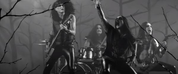 Steel Panther au lansat un clip inspirat de black metal pentru piesa 'Let's Get High Tonight'