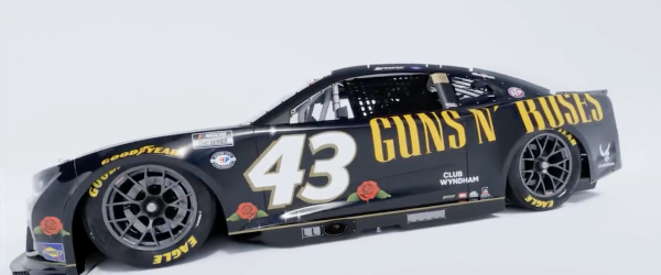 Guns N'Races- noua masina Nascar customizata Guns N'Roses