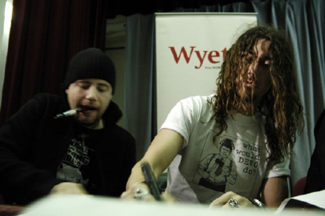 Poze Poze Therion - sesiune autografe 8 dec 2006 / foto - tiberiu crisan