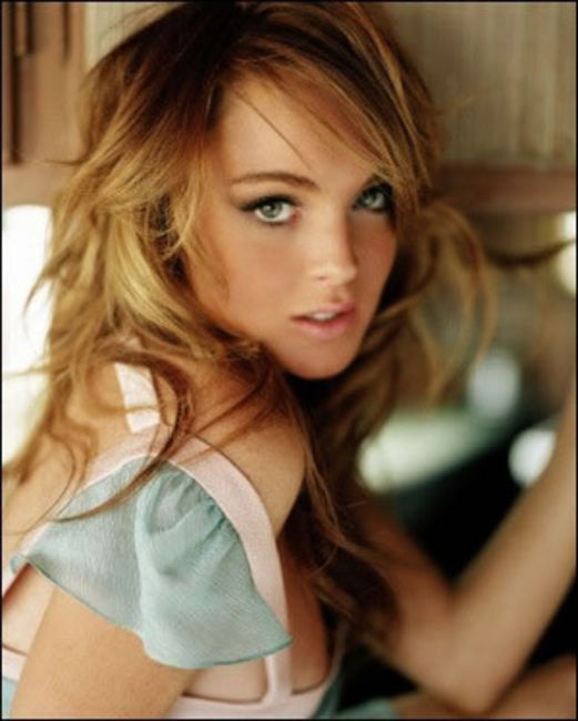 Poze Top 100 cele mai sexy femei FHM - Lindsay Lohan, locul 22