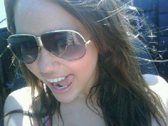 Poze Miley Cyrus, poze caraghioase pe Twitter - Miley Cyrus, poze caraghioase