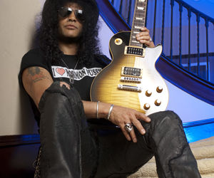 Slash crede ca succesul sau vine din amestecarea genurilor