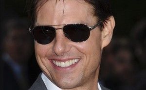 Tom Cruise se transforma in rocker in filmul Rock Of Ages