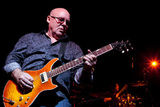 Muzicienii din scena rock discuta despre moartea lui RONNIE MONTROSE