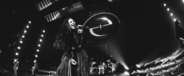 JACOBY SHADDIX de la PAPA ROACH a urcat pe scena impreuna cu EVANESCENCE la ROCK AM RING din Germania
